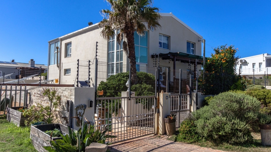 5 Bedroom Property for Sale in Bettys Bay Western Cape